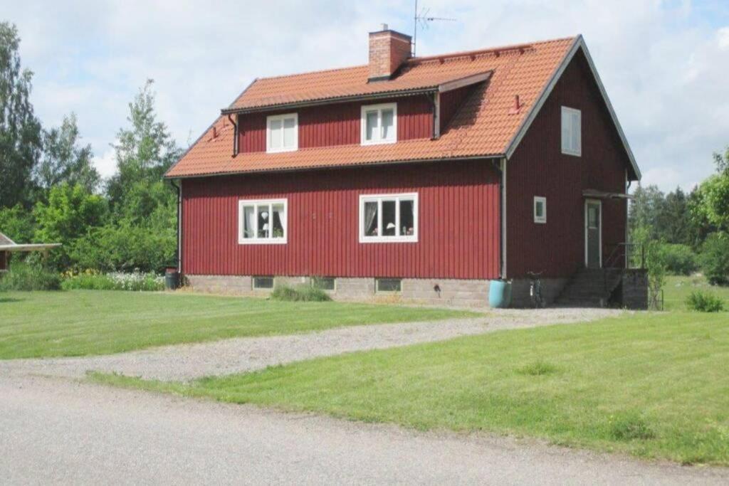 Egen Laegenhet I 2-Familjshus Pa Landet. Villa Tierp Exterior photo